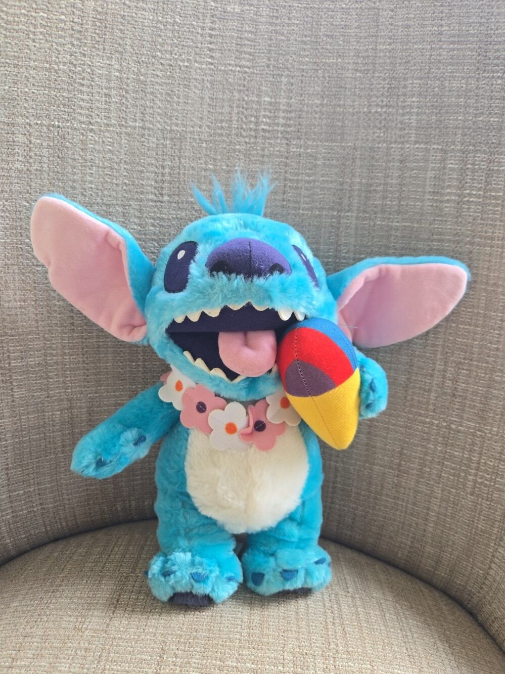 Brand New Disney Stitch Eating Shave Ice Aulani Exclusive 10" Animals Plush